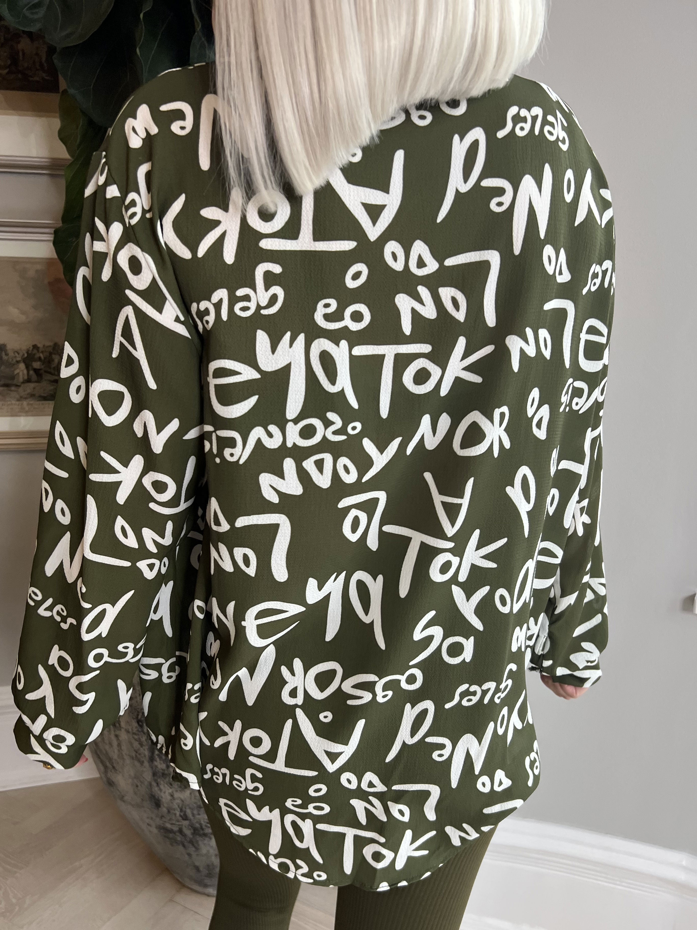 Sophi - Fin skjorta i stor storlek med texter